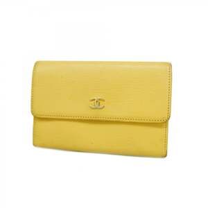 CHANEL Cream Logo Wallet